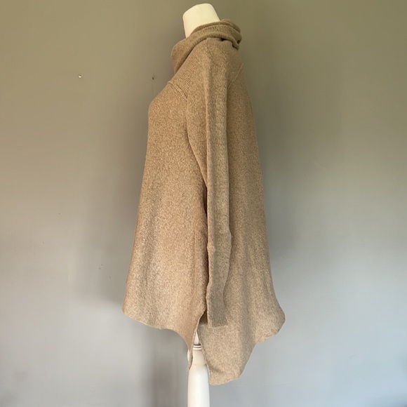 Umgee Tan Flowy Turtleneck Sweater, Size Medium - Picture 4 of 6